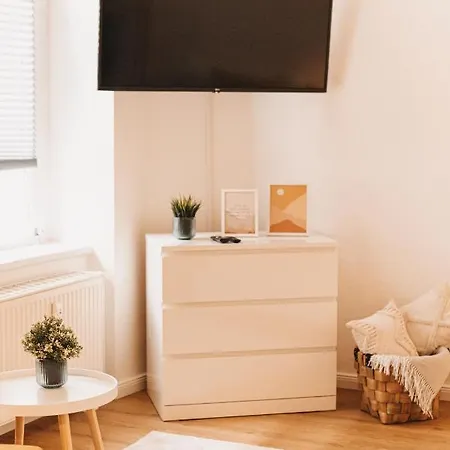 Im Zentrum Mit Parkplatz & Neuem Badezimmer アパート *