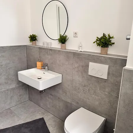 アパート Im Zentrum Mit Parkplatz & Neuem Badezimmer マクデブルク