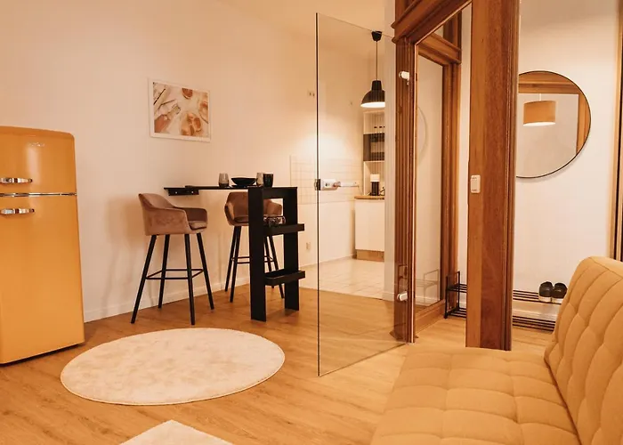 Im Zentrum Mit Parkplatz & Neuem Badezimmer アパート マクデブルク