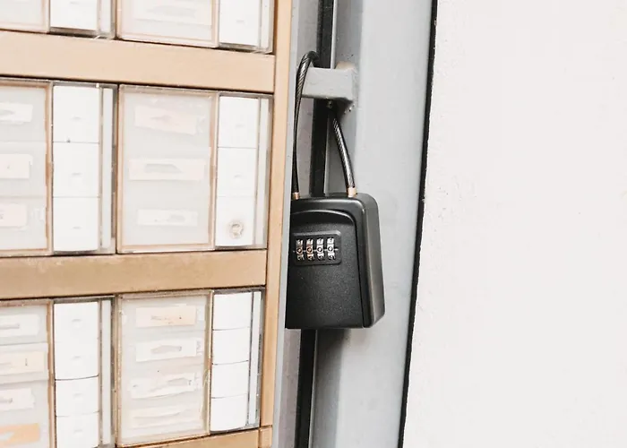 Апартаменты Im Zentrum Mit Parkplatz & Neuem Badezimmer Магдебург