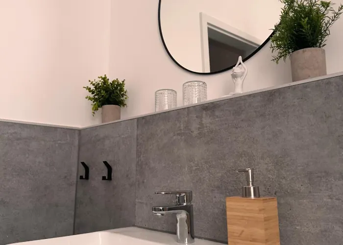 アパート Im Zentrum Mit Parkplatz & Neuem Badezimmer *